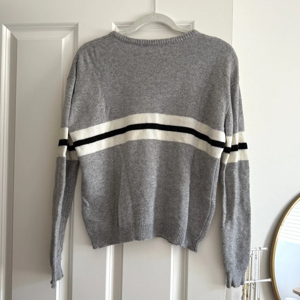 Brandy Melville Gray Knit Stripe Sweater - Picture 4 of 4